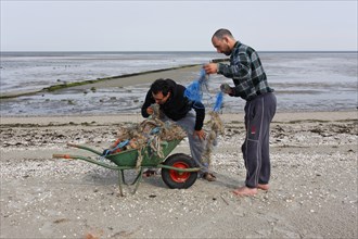 Systematic recording of beach litter on an uninhabited island in the North Sea