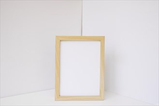 Wooden frame corner
