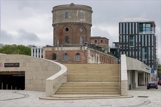 The steps of the Maritim Congress Centre and in the background the Kavalier-Dalwigk Tower