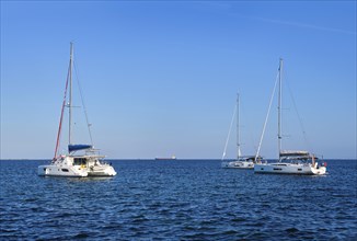 Sailing yacht catamarans