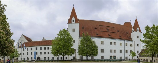 Panorama photo New Palace and Bavarian Army Museum