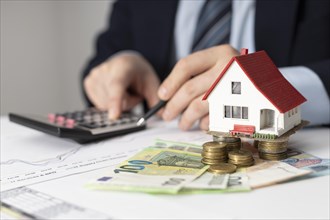 House investments elements arrangement