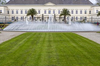 Bell Fountain and Herrenhausen Palace