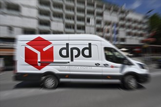 Wiping picture dpd delivery van