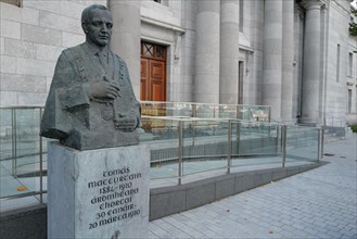 A memorial bust of Tomas Maccurtain