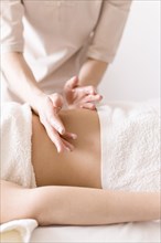 Relaxing abdomen massage