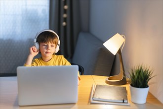 Child home taking virtual courses