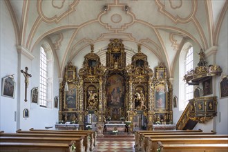Altar in the pilgrimage church Maria Himmelfahrt in Sammarei