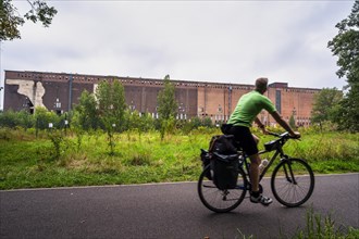 Elbe cycle path in front of former Vockerode power station