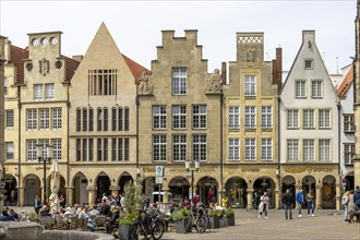 Gabled houses with archways on Prinzipalmarkt