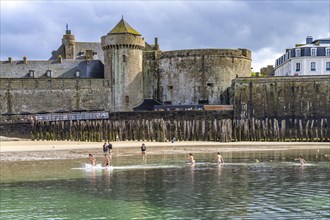 City wall and beach of Saint Malo