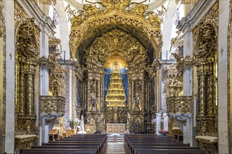 Interior and altar of the church Igreja do Carmo