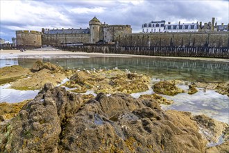 City wall and beach of Saint Malo