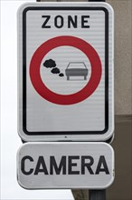 Warning sign for entering Low Emission Zone