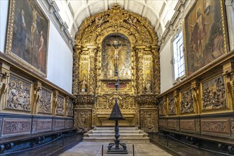 Altar in the Se do Porto Cathedral