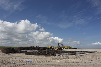 Construction measures on the uninhabited island of Minsener Oog in zone 1 in the Lower Saxony Wadden Sea National Park