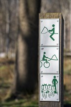 Authorisation signs allowing horseback riding