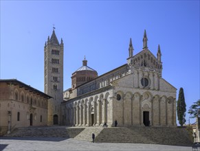 Piazza Giuseppe Garibaldi with the Cathedral di San Cerbone