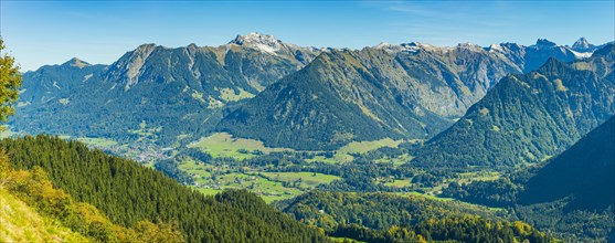 Mountain panorama from Soellereck to Stillachtal and Oberstdorf