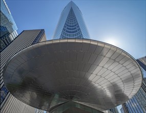 Covered entrance to a high-rise office in the high-rise district La Defence