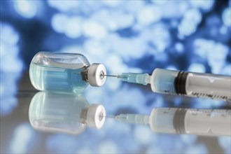 Syringe vaccine bottle table