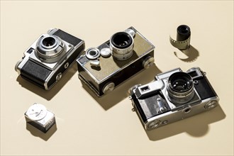 Vintage cameras composition_2