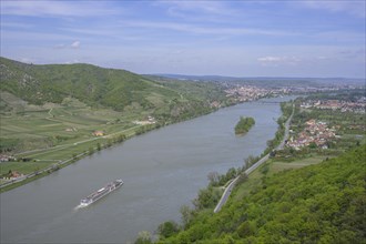 View from the OeTK Ferdinand Warte to the Hundsheimer Island and Krems Stein