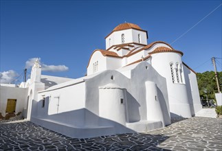 Chapel of Agios Antonios and Greek Orthodox Church of Metamorfosi Sotiros