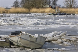 Ice conditions on the Weser after the shutdown of the Unterweser nuclear power plant