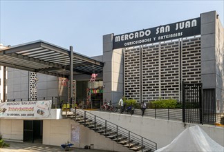 Exterior Mercado San Juan building