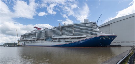 New building of the Carnival Jubilee in the shipyard harbour of Meyer Werft