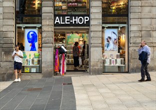 Ale-Hop shop store on Praza Porto do Sol plaza