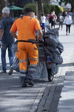 Employee of the refuse collection