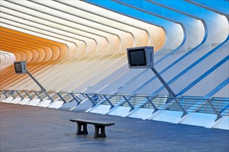 Monitors and seating in Liege-Guillemins station