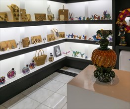 Upmarket art gallery and handicraft centre shop Galeria Caracol Purpura