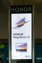 HONOR MagicBook 14 laptop computer Windows 10 advertising display