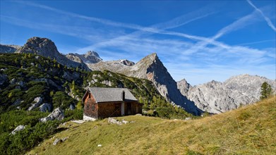 Hunting lodge at the Trischuebel Pass