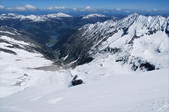 View from Gabler into Gerlostal during a spring ski tour