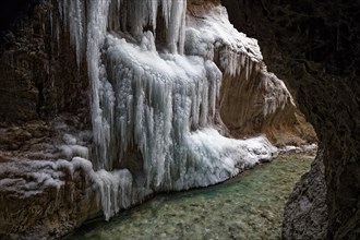Icicles in gorge
