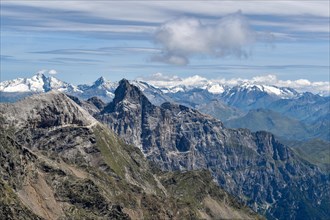 The Pflerscher Tribulaun and behind it the Zillertaler Alps