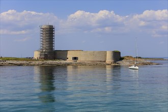 Ile Cigogne with Fort Cigogne