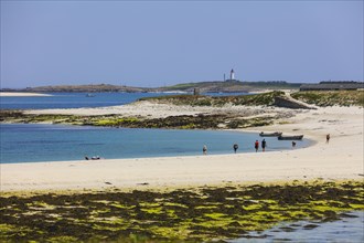Sandy beach beach on the Ile Saint-Nicolas