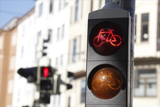 Traffic lights for pedestrians and bicycles