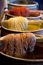 Carpet yarn dyeing