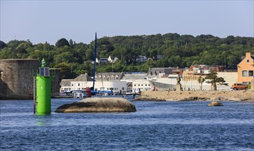 Entry into the port of Concarneau
