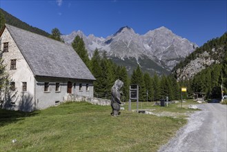 Schmelzra Mining and Bear Museum