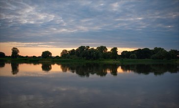 Twilight on the banks of the Elbe in Damnatz