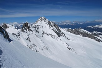 View during a spring ski tour from Gabler to Hahnenkamm