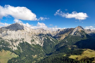 View in autumn from the summit of Hochkranz to the Berchtesgaden Alps