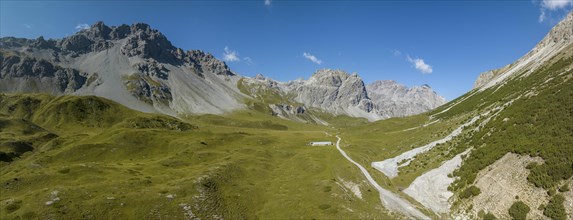 Panorama in Val Mora with Doess Radond